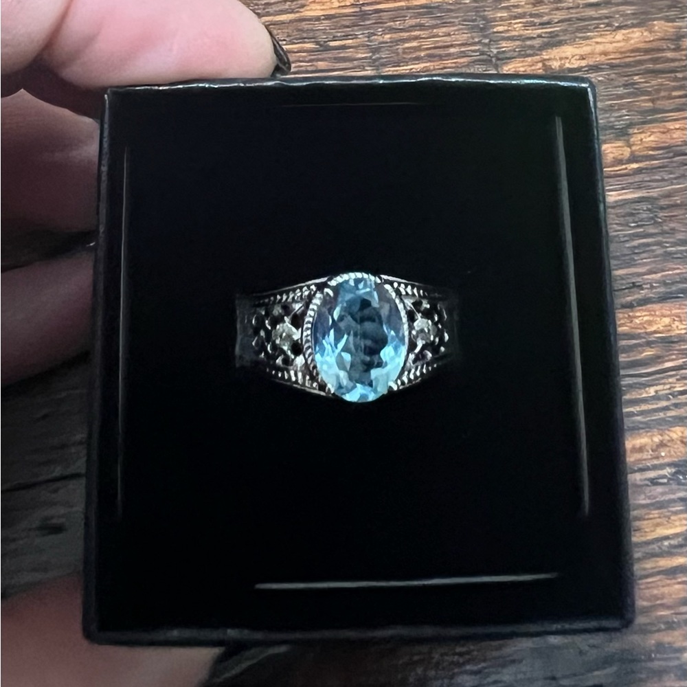 14k gold ring with Topaz